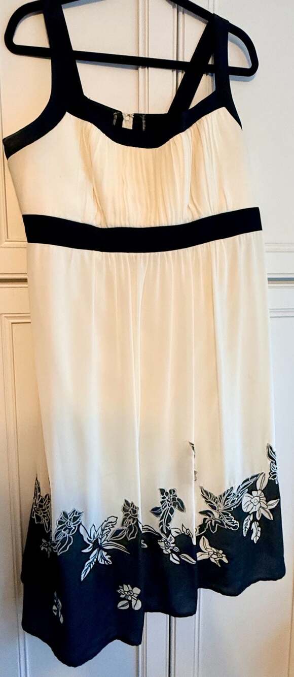 S.L. Fashions Woman Size 18W Black and White Floral Hem Sleeveless Dress